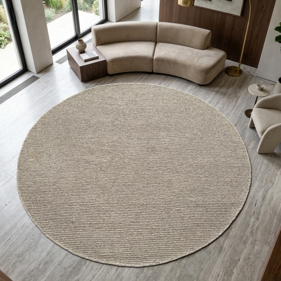 Elegant handgewobener Wollteppich in beige