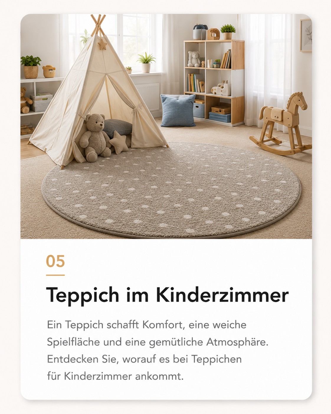 Kinderzimmer mit rundem Teppich Spielzelt und Spielzeug