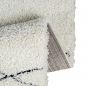 Preview: Skandinavische Eleganz: Moderner Teppich mit Rautenmuster in Weiß und Schwarz für zeitlose Wohnkultur
