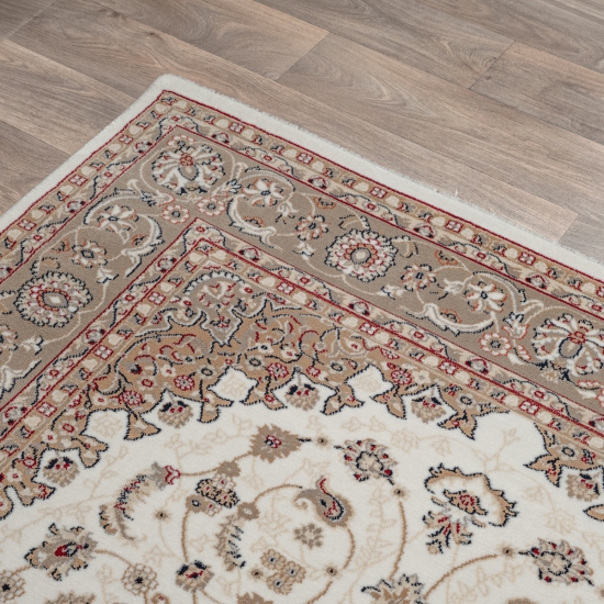 Preview: Orientalischer Teppich mit feinen Verzierungen in Creme und Beige