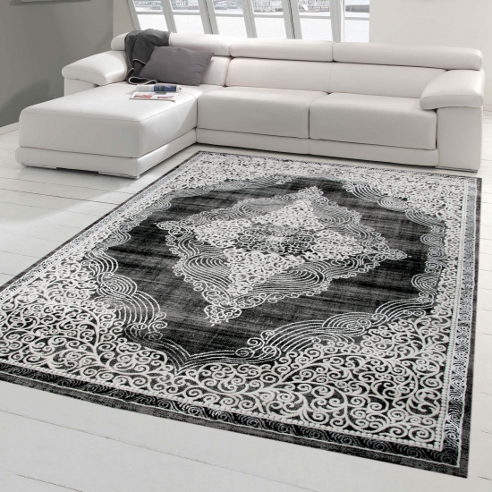Orientalischer Teppich mit wunderschönen Verzierungen creme