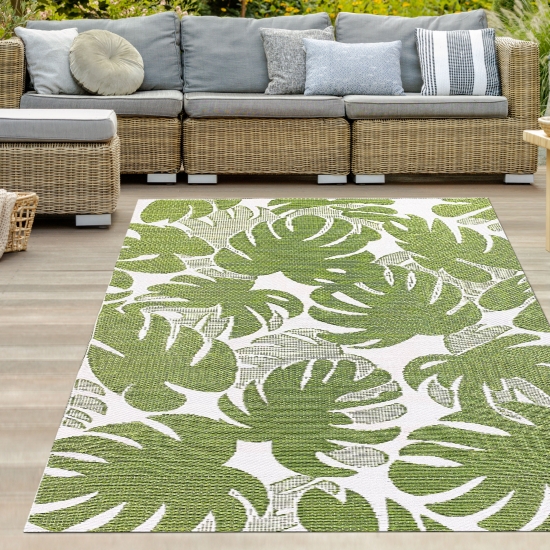 Exotischer Outdoor-Teppich mit tropischen Blättern in grün