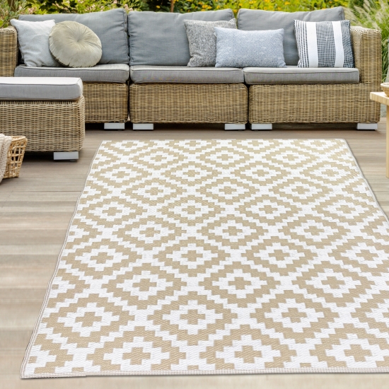 Wendbarer Outdoor-Teppich im Ethno Design in beige