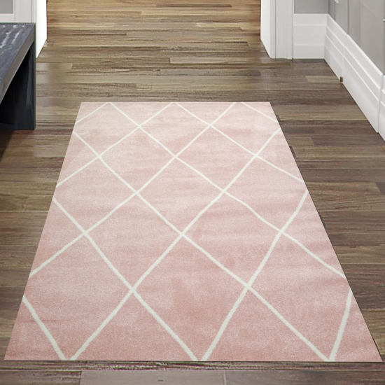 Preview: Teppich Skandinavischer Stil Wohnzimmer Rautenmuster - pflegeleicht - rosa creme weiß Preview: Teppich Skandinavischer Stil Wohnzimmer Rautenmuster - pflegeleicht - rosa creme weiß