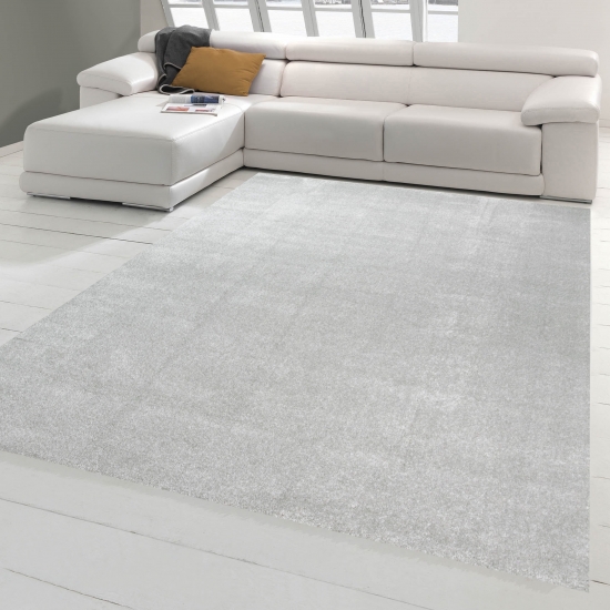 Wohnzimmer Teppich modern Kurzflor mit Uni Design in Silber