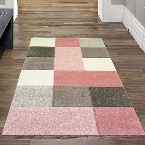 Wohnzimmer Teppich Design mit Karo Muster in Pink Grau Creme