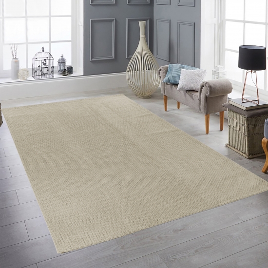Minimalistischer Wohnzimmerteppich im schlichtem Streifenmuster in beige
