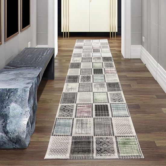 Preview: Moderner Kurzflorteppich mit grafischem Patch-Design Grau mit dezenten Farbakzenten Preview: Moderner Kurzflorteppich mit grafischem Patch-Design Grau mit dezenten Farbakzenten