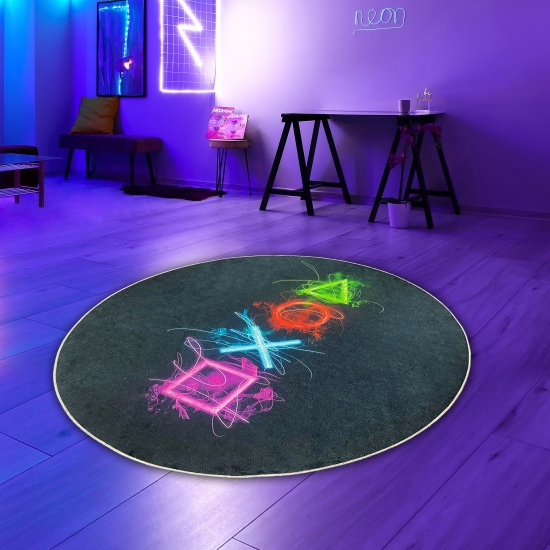 Gaming Teppich mit neonfarbigen Symbolen auf schwarzem Hintergrund