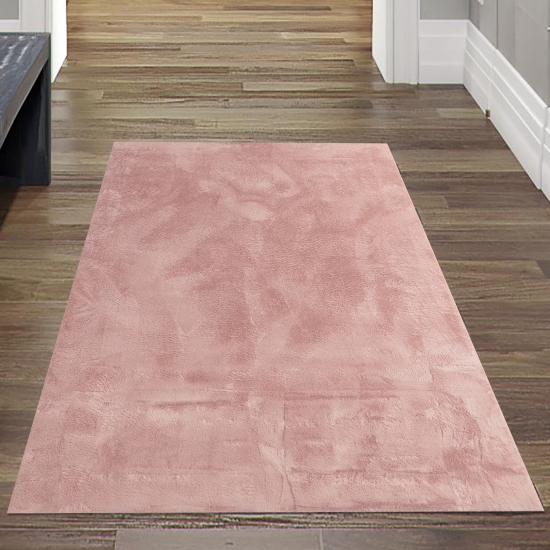 Preview: Teppich rosa samtig weich Hasenfell-Optik mit sanftem Glanz