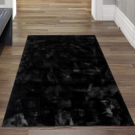 Preview: Teppich schwarz samtig weich Hasenfell-Optik mit sanftem Glanz