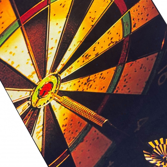 Dartmatte mit abgedruckter Dartscheibe und Abwurflinie