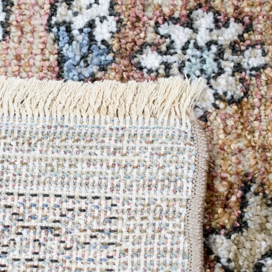 Orientalischer Teppich mit Blumen Verzierungen mehrfarbig