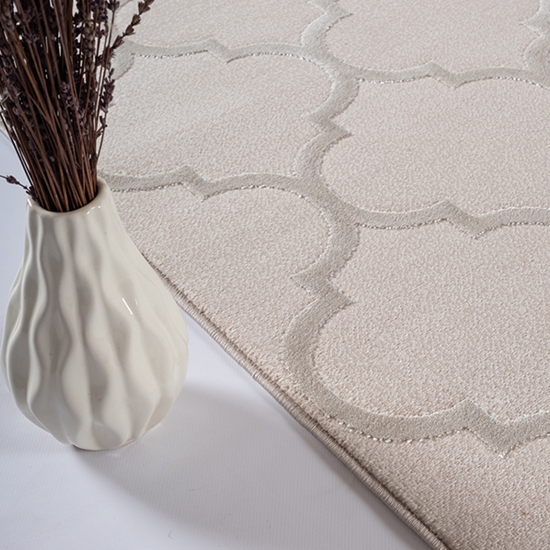 Schlafzimmerteppich mit marokkanischem Muster in beige