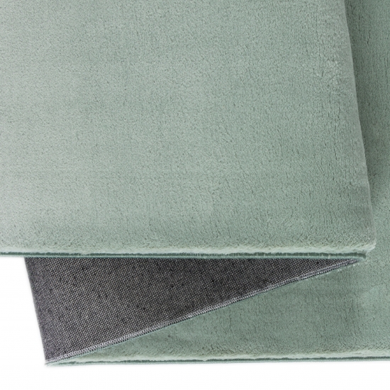 Modern flauschiger Teppich in schönem hellgrün