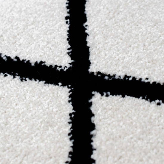 Preview: Teppich Skandinavischer Stil Wohnzimmer Rautenmuster - pflegeleicht - creme schwarz Preview: Teppich Skandinavischer Stil Wohnzimmer Rautenmuster - pflegeleicht - creme schwarz