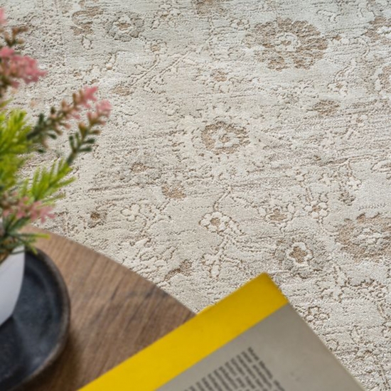 Preview: Teppich beige Vintage weich pflegeleicht für Wohnbereiche