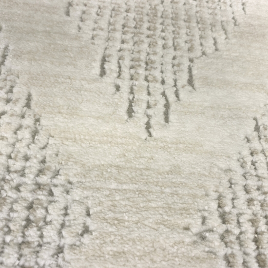 Schlafzimmer Teppich – schlichtes Rautenmuster – in creme