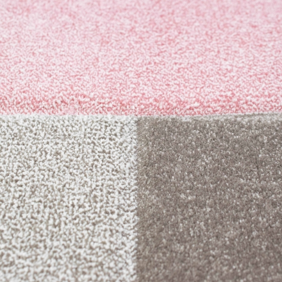 Wohnzimmer Teppich Design mit Karo Muster in Pink Grau Creme