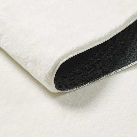 Teppich Creme mit Antirutsch-Rücken und weicher Oberfläche