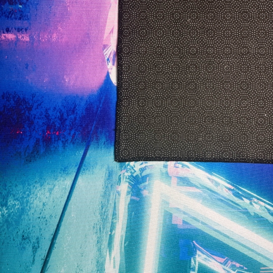 Gamingteppich rutschfest mit Neonfarbenen Symbolen als Muster