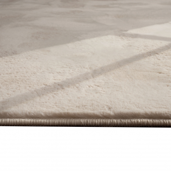 Teppich creme samtig weich Hasenfell-Optik mit sanftem Glanz