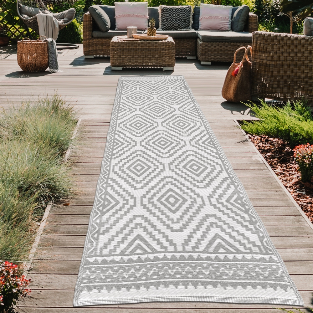 Wetterfester Kunststoff-Outdoor-Teppich mit Azteken-Motiv in grau