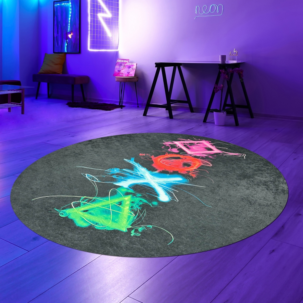 Gaming Teppich mit neonfarbigen Symbolen auf schwarzem Hintergrund