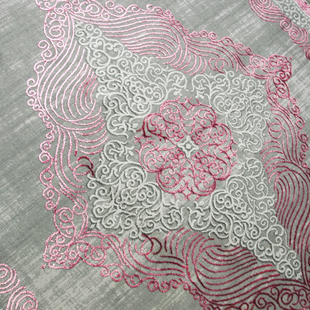 Magischer Orientteppich mit Verzierungen in glänzend rosa
