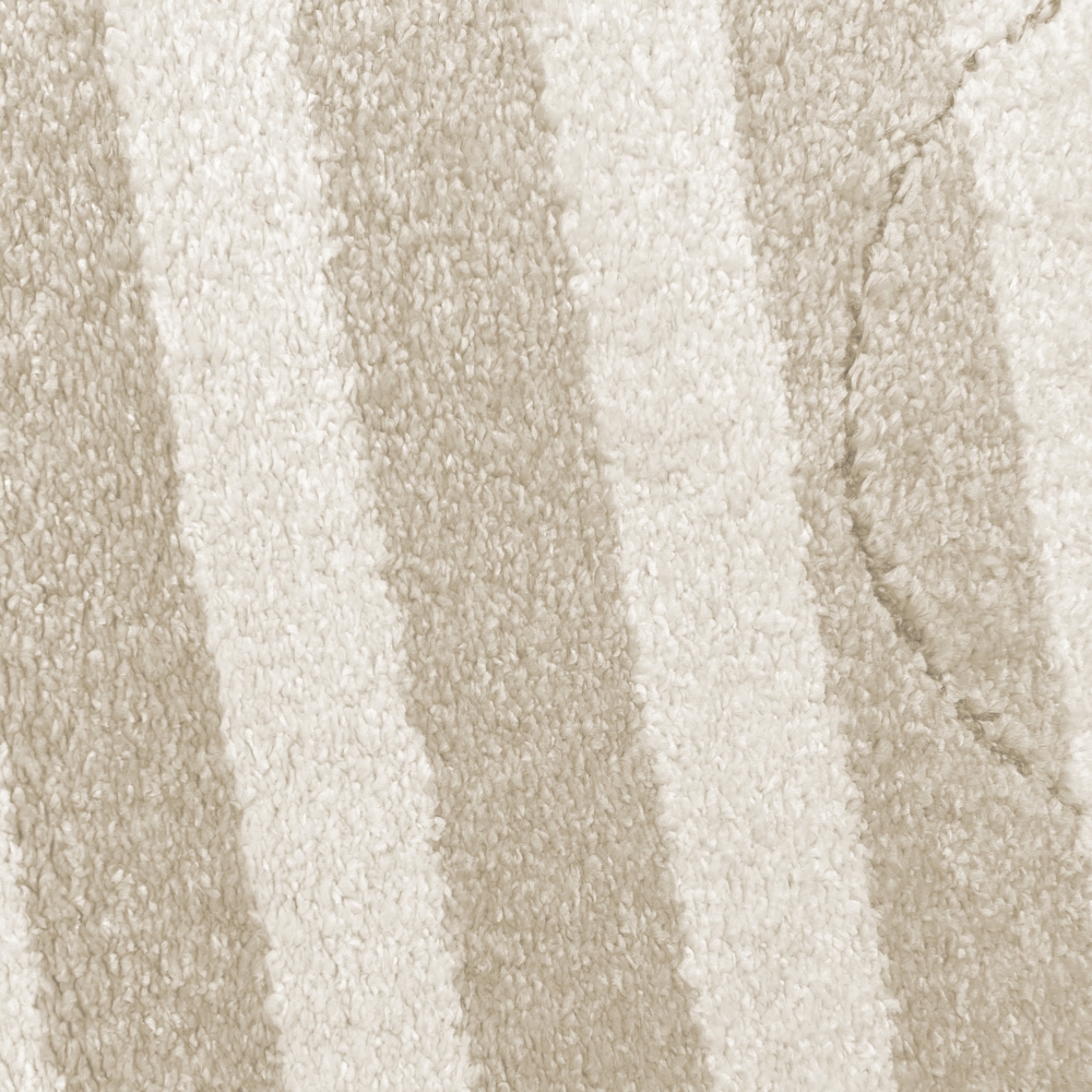 Kinderzimmerteppich weich robust gestreiftes Fussballfeld in creme beige