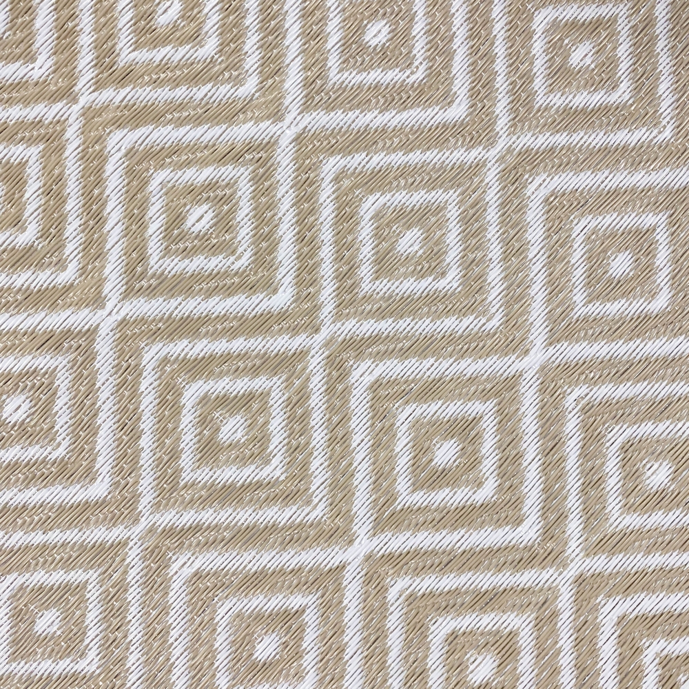 Kunststoff Outdoor-Teppich mit Rautenmuster in beige