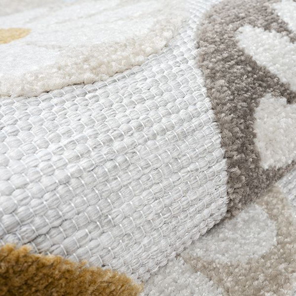 In- und Outdoor Teppich mit floralem Muster für in sanftem Creme und bunten Blumen