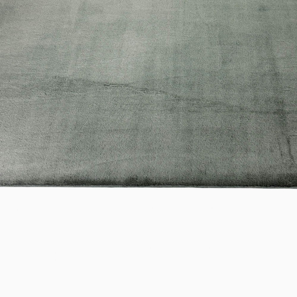 Teppich Salbeigrün mit Antirutsch-Rücken und weicher Oberfläche