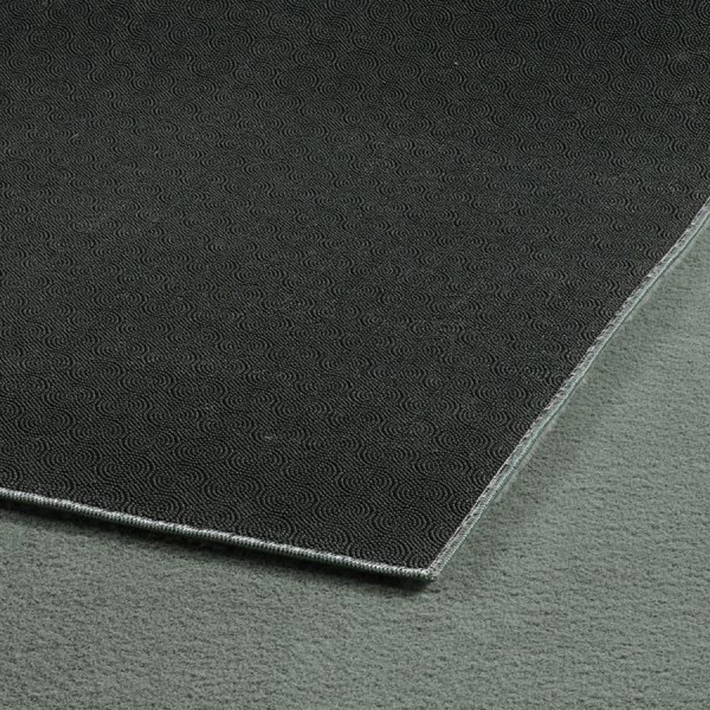 Teppich Salbeigrün mit Antirutsch-Rücken und weicher Oberfläche