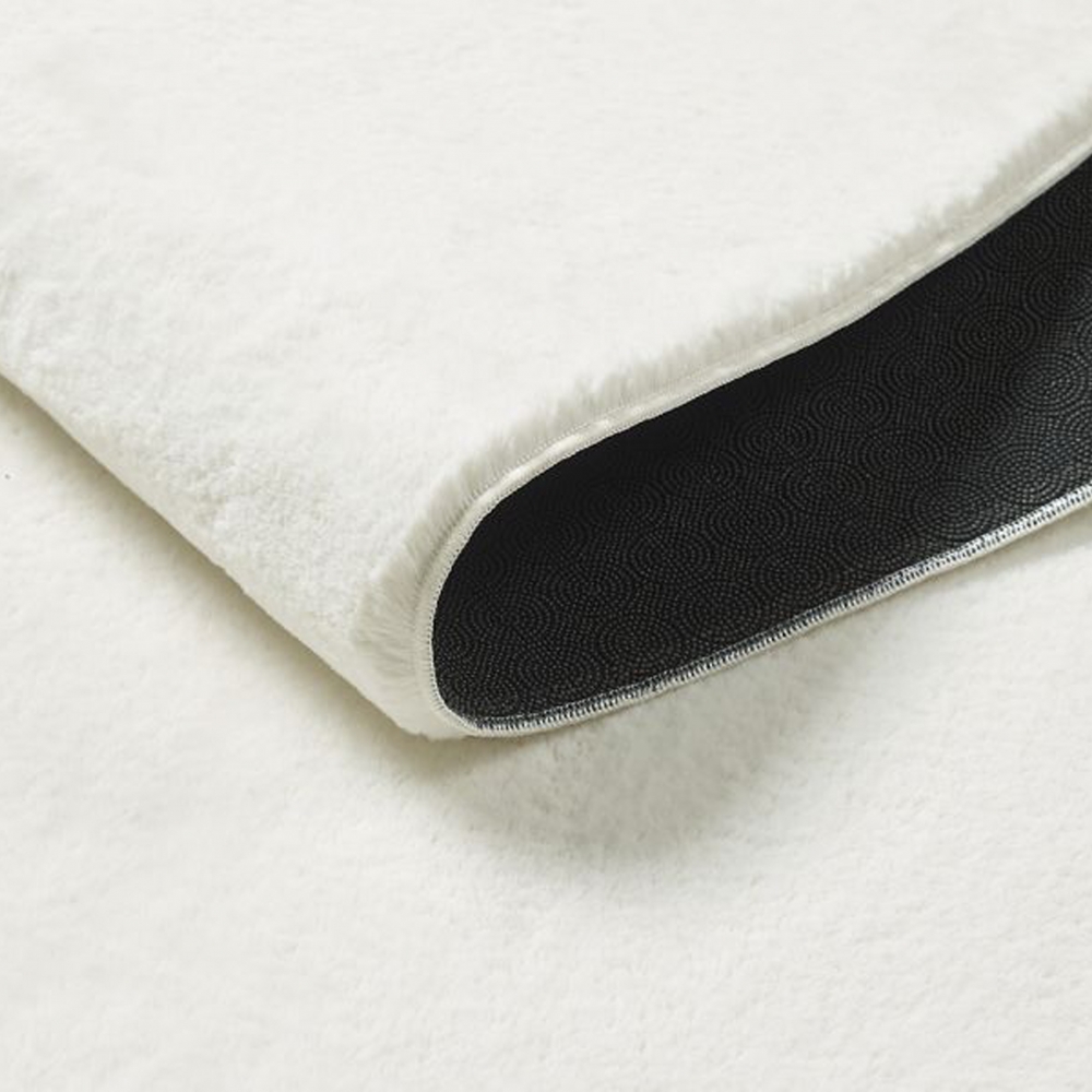 Teppich Creme mit Antirutsch-Rücken und weicher Oberfläche