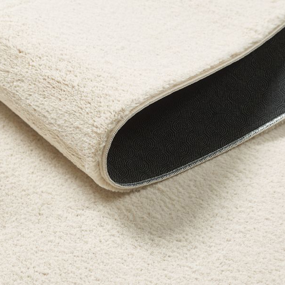 Teppich Beige mit weicher Oberfläche und rutschhemmendem Rücken
