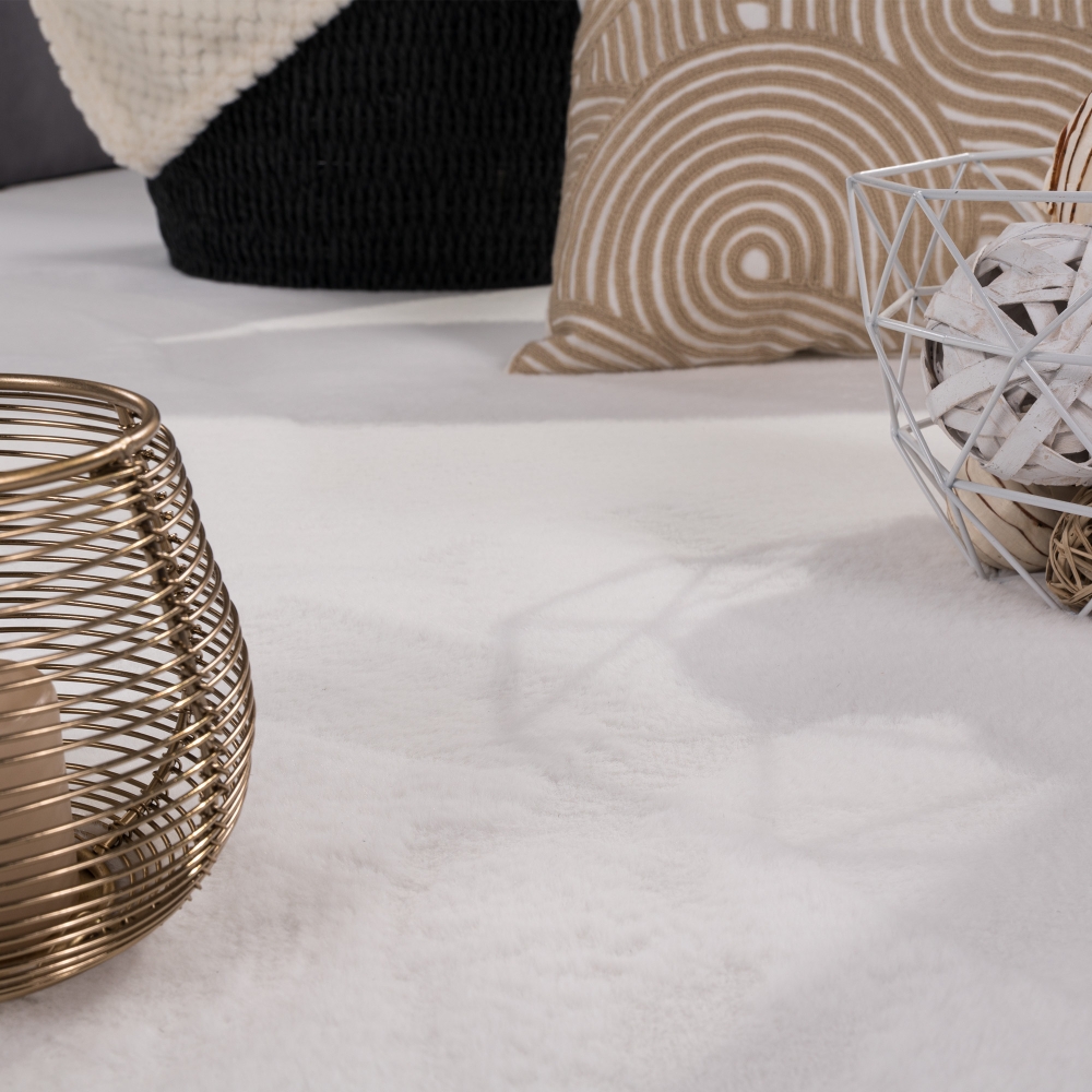 Teppich weiß samtig weich Hasenfell-Optik mit sanftem Glanz