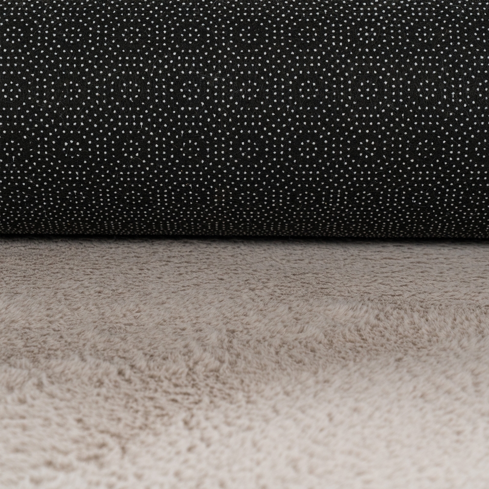 Teppich beige samtig weich Hasenfell-Optik mit sanftem Glanz