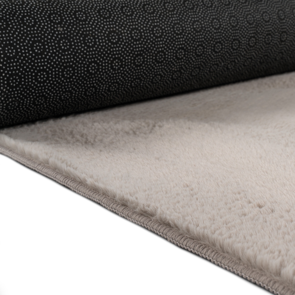 Teppich beige samtig weich Hasenfell-Optik mit sanftem Glanz