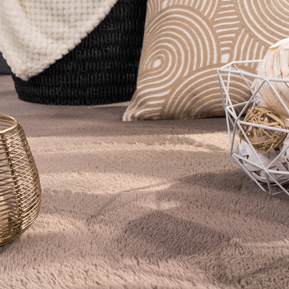 Teppich taupe samtig weich Hasenfell-Optik mit sanftem Glanz