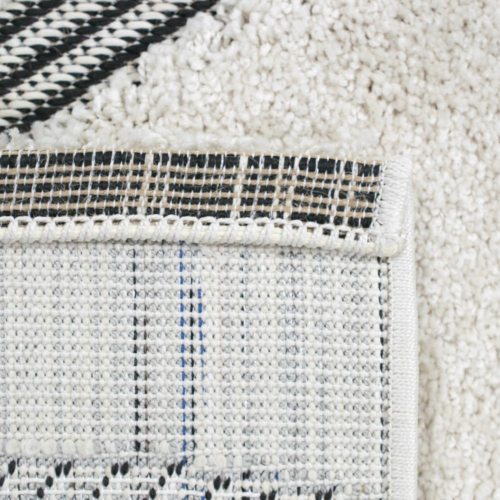 Flauschiger Teppich mit modernem Flachgewebe Design