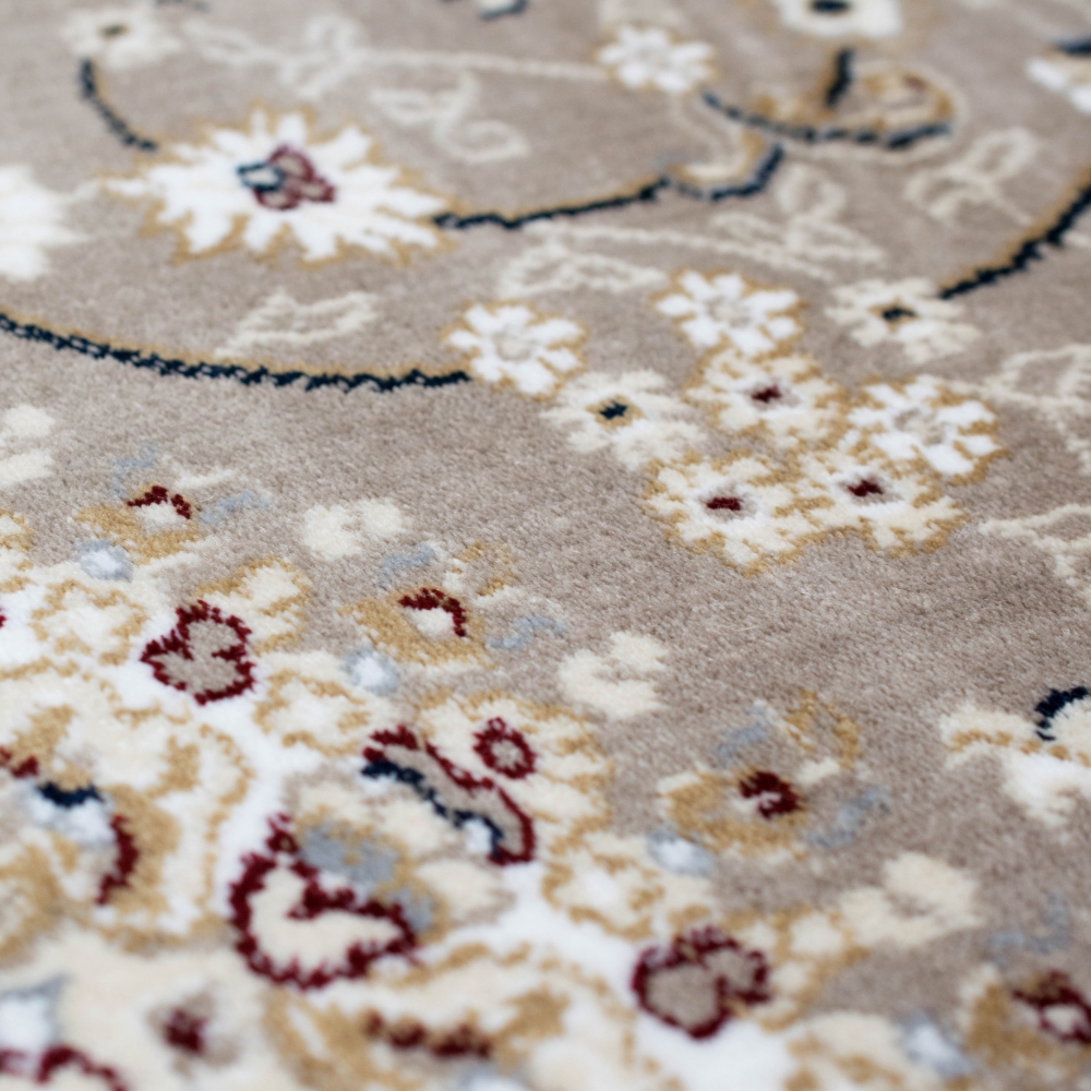 Teppich mit eleganten Verzierungen in creme beige