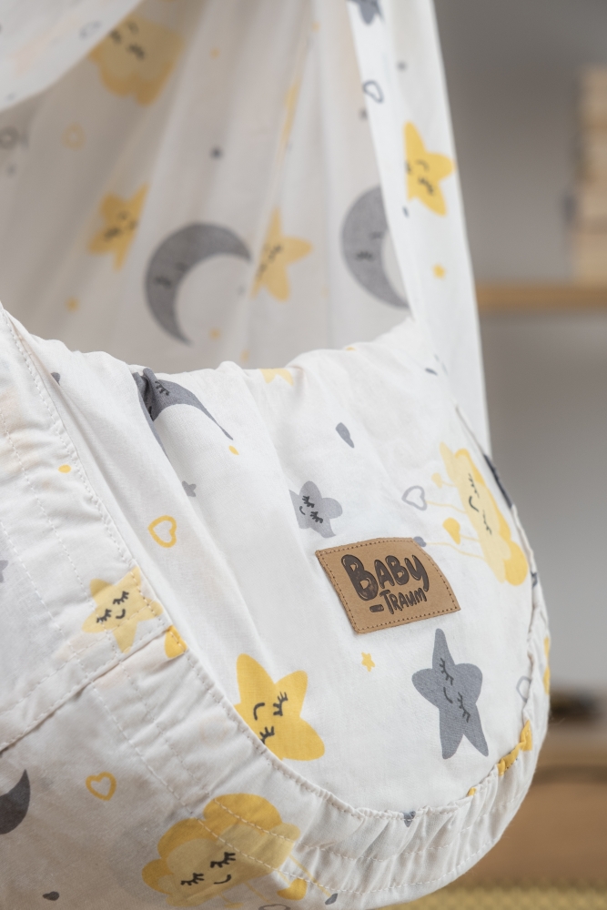 Einschlafhilfe Baby-Traum Federwiege | 0-15 kg | Sterne Mond & Herzchen auf weiß